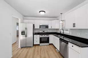 5118 Angeline Ave N, Crystal, MN 55429 - Photo 9