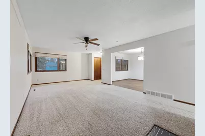 351 1st Avenue NE, Wells, MN 56097 - Photo 15