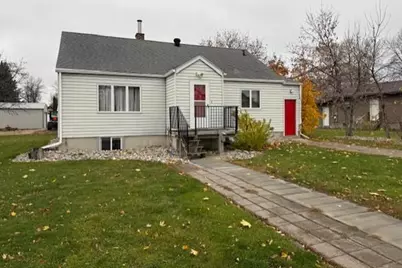 211 9th Street S, Breckenridge, MN 56520 - Photo 1