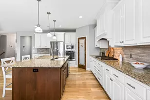 5865 Comstock Ln N, Plymouth, MN 55446 - Photo 11