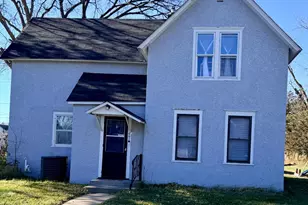 607 4th St NE, Little Falls, MN 56345 - Photo 1