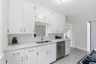 4213 Islemount Pl, Robbinsdale, MN 55422 - Photo 5