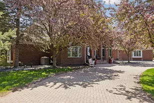 10 Apple Orchard Ct, Dellwood, MN 55110 - Photo 23