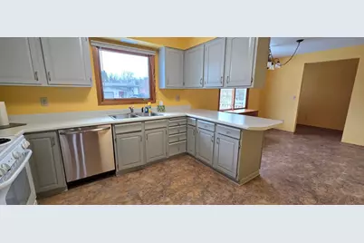1311 16th Street W, International Falls, MN 56649 - Photo 5