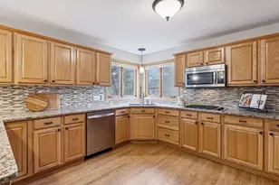 10612 Alison Way, Inver Grove Heights, MN 55077 - Photo 3