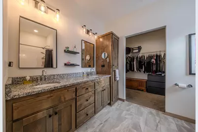 11076 Ulysses Street NE, Blaine, MN 55434 - Photo 25