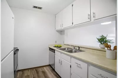 766 County Road F W #I, Shoreview, MN 55126 - Photo 5