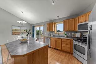 1337 Eagle Ct, New Richmond, WI 54017 - Photo 3