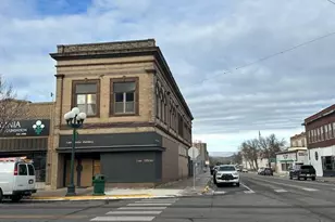 301 Chestnut St, Virginia, MN 55792 - Photo 1