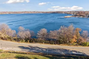 3930 Stratford Ln, Chanhassen, MN 55331 - Photo 19