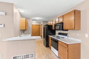 13226 Aberdeen St NE, Blaine, MN 55449 - Photo 11