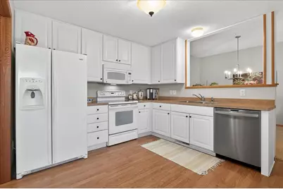 2844 Century Trail, Chanhassen, MN 55317 - Photo 13