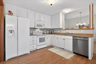 2844 Century Trail, Chanhassen, MN 55317 - Photo 13