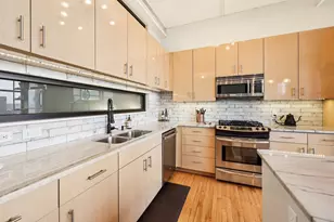 290 Market St, Minneapolis, MN 55405 - Photo 11