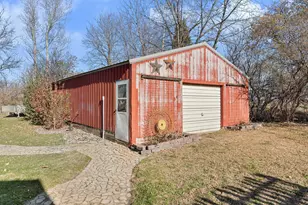 14435 Woodville Dr, Waseca, MN 56093 - Photo 9