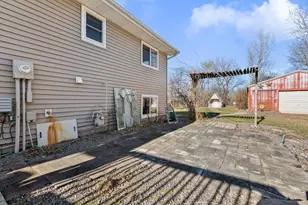 14435 Woodville Dr, Waseca, MN 56093 - Photo 7