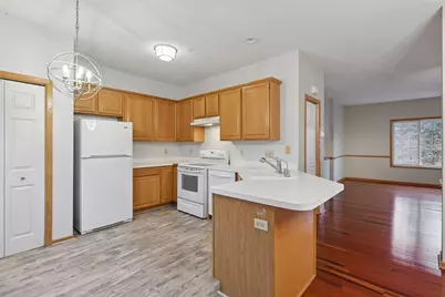 725 Fairfield Circle, Hopkins, MN 55305 - Photo 7