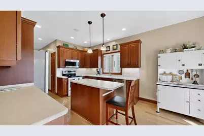 2280 Coral Court NE, Rochester, MN 55906 - Photo 5