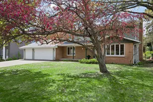 8817 Westmoreland Ln, Saint Louis Park, MN 55426 - Photo 5