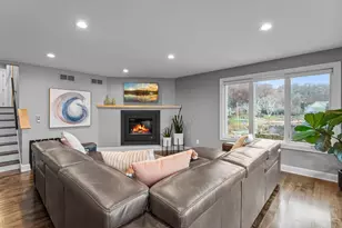 4324 Lakepoint Ct, Shoreview, MN 55126 - Photo 5