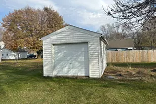 471 1st Ave SW, Glenville, MN 56036 - Photo 5