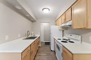 6333 Alderwood Cir, Woodbury, MN 55125 - Photo 7