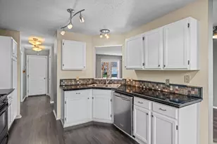 18502 Apple Tree Ct, Minnetonka, MN 55345 - Photo 9