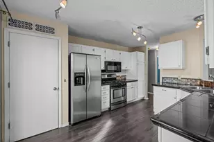 18502 Apple Tree Ct, Minnetonka, MN 55345 - Photo 11