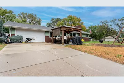 5337 Sailor Lane, Brooklyn Center, MN 55429 - Photo 3