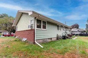 5337 Sailor Ln, Brooklyn Center, MN 55429 - Photo 5