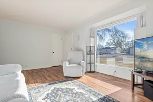 203 Moreland Ave E, West Saint Paul, MN 55118 - Photo 3