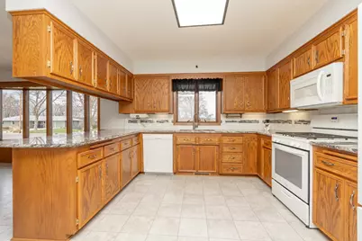 919 Church Street W, Belle Plaine, MN 56011 - Photo 13