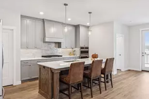 1423 Kasilof Ct, River Falls, WI 54022 - Photo 9