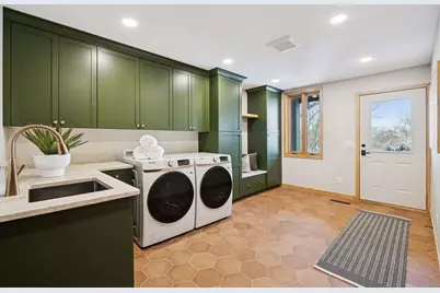 5600 Parkwood Lane, Edina, MN 55436 - Photo 41