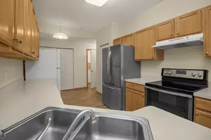 1562 Liberty Cir, Shakopee, MN 55379 - Photo 11