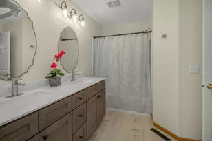 1562 Liberty Cir, Shakopee, MN 55379 - Photo 21