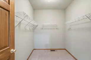 2711 Snowdrift Cir E, Maplewood, MN 55119 - Photo 21