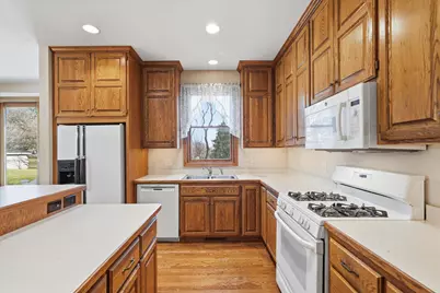 2711 Snowdrift Circle E, Maplewood, MN 55119 - Photo 11