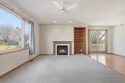 2711 Snowdrift Circle E, Maplewood, MN 55119 - Photo 15