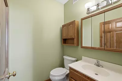 2711 Snowdrift Circle E, Maplewood, MN 55119 - Photo 17