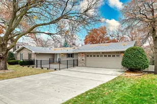 13511 Krestwood Dr, Burnsville, MN 55337 - Photo 3