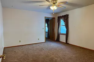 236 Wilson St, Alden, MN 56009 - Photo 17