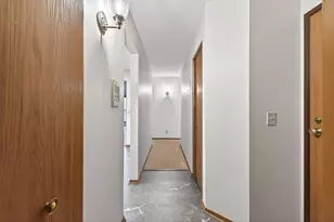 10441 Greenbrier Rd, Minnetonka, MN 55305 - Photo 3