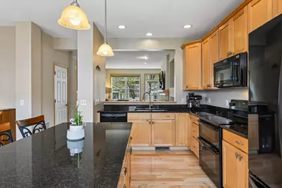 1945 Commonwealth Boulevard #5, Chanhassen, MN 55317 - Photo 11
