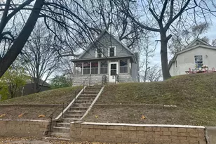 602 Ivy Ave E, Saint Paul, MN 55130 - Photo 1