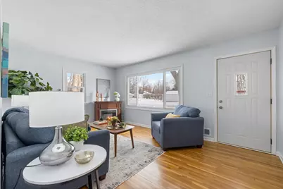 5607 Fairview Avenue N, Shoreview, MN 55126 - Photo 3