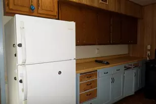 203 Kendall Ave S, Thief River Falls, MN 56701 - Photo 5