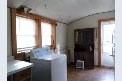 203 Kendall Avenue S, Thief River Falls, MN 56701 - Photo 7