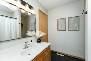 4147 Peregrine Ln S E, Rochester, MN 55904 - Photo 11