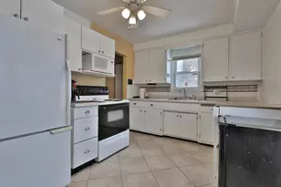 1959 Montana Ave E, Saint Paul, MN 55119 - Photo 9